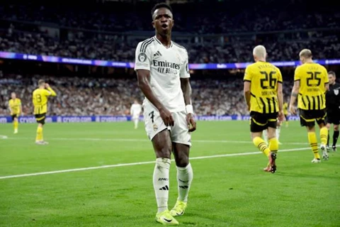 الرياضية تكشف.. حقيقة اجتماع ريال مدريد ونادٍ سعودي بشأن بيع فينيسيوس جونيور